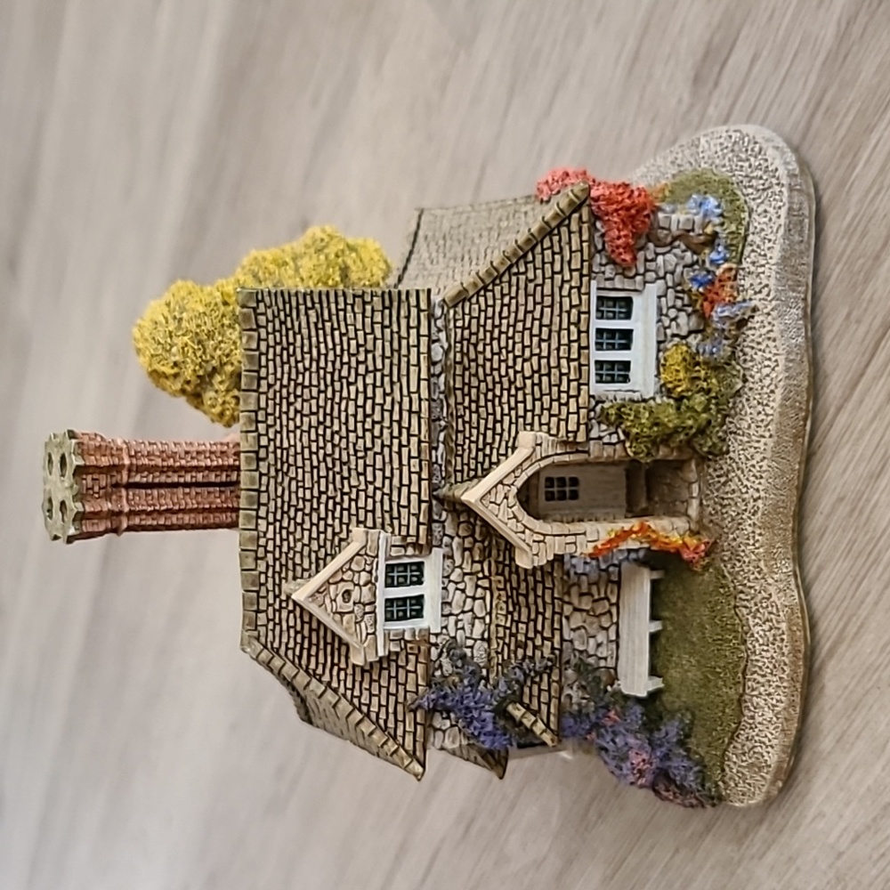 Blaise Hamlet 1990 Version by Liliput Lane